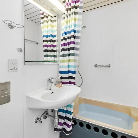 1 Bedroom Amazing In Lägenhet *